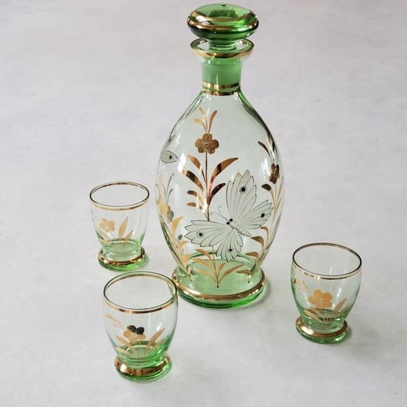 Delicate Glass Decanter with 3 Glasses. Handpainted Butterfly, Dragonfly, Gold - Picture 12 of 13